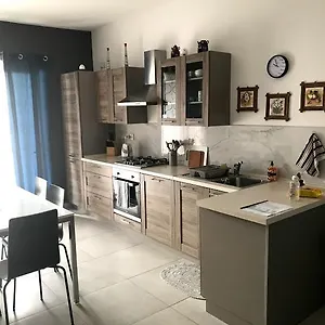 - 5 Mins From Airport Apartament Luqa