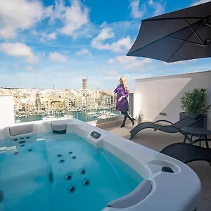 The Address Seafront With Hot Tub Apartment Pietà